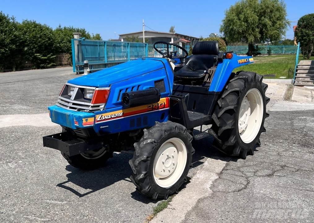 Iseki 240 4x4 Snöblad och plogar