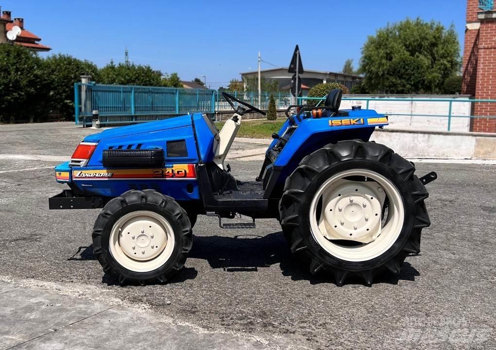 Iseki 240 4x4 Snöblad och plogar