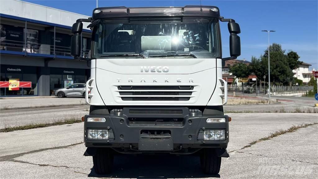 Iveco Trakker 410 8X4 Cementbil