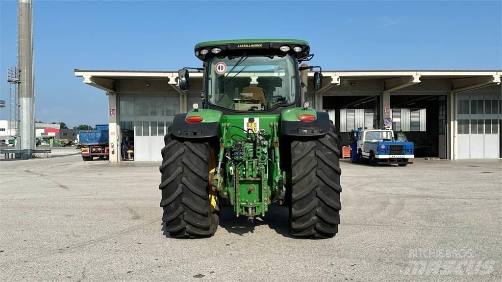 John Deere 7230R Snöblad och plogar