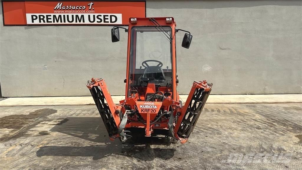 Kubota F2400 4X4 Snöblad och plogar