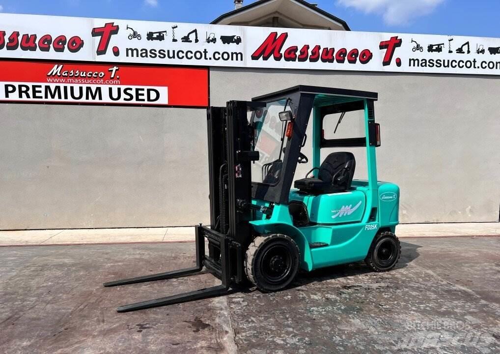 Mitsubishi FD25K Dieselmotviktstruckar