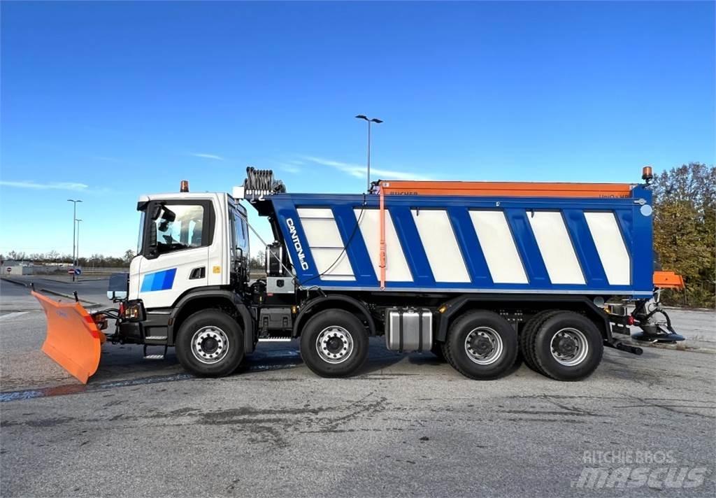 Scania P500 XT 8X4 Snöblad och plogar