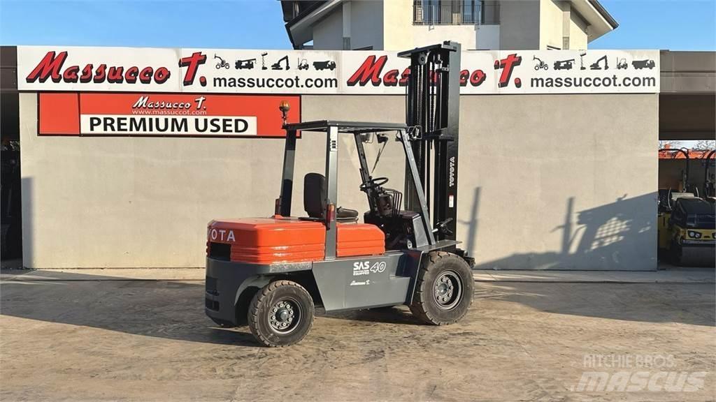 Toyota 02-5FD40 Dieselmotviktstruckar