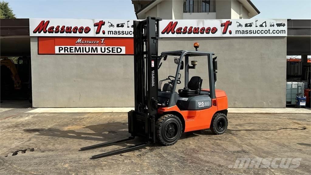 Toyota 02-7FD30 Dieselmotviktstruckar