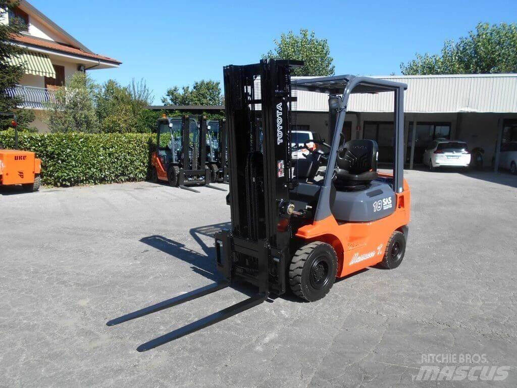 Toyota 02-7FDF18 Dieselmotviktstruckar