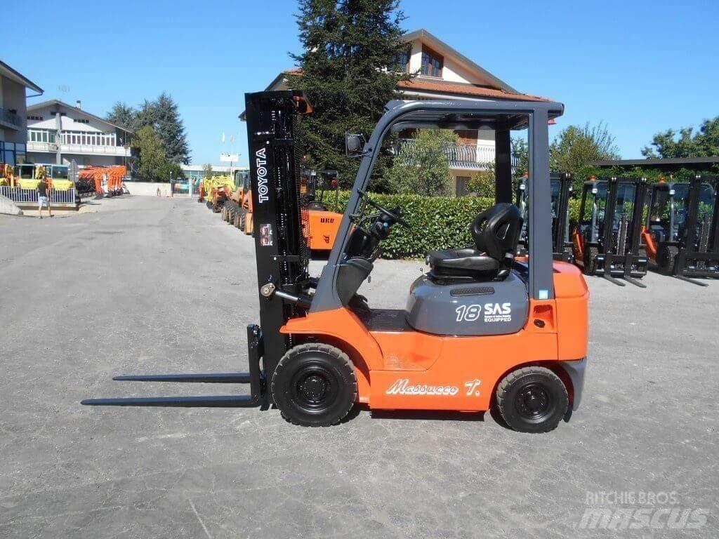Toyota 02-7FDF18 Dieselmotviktstruckar