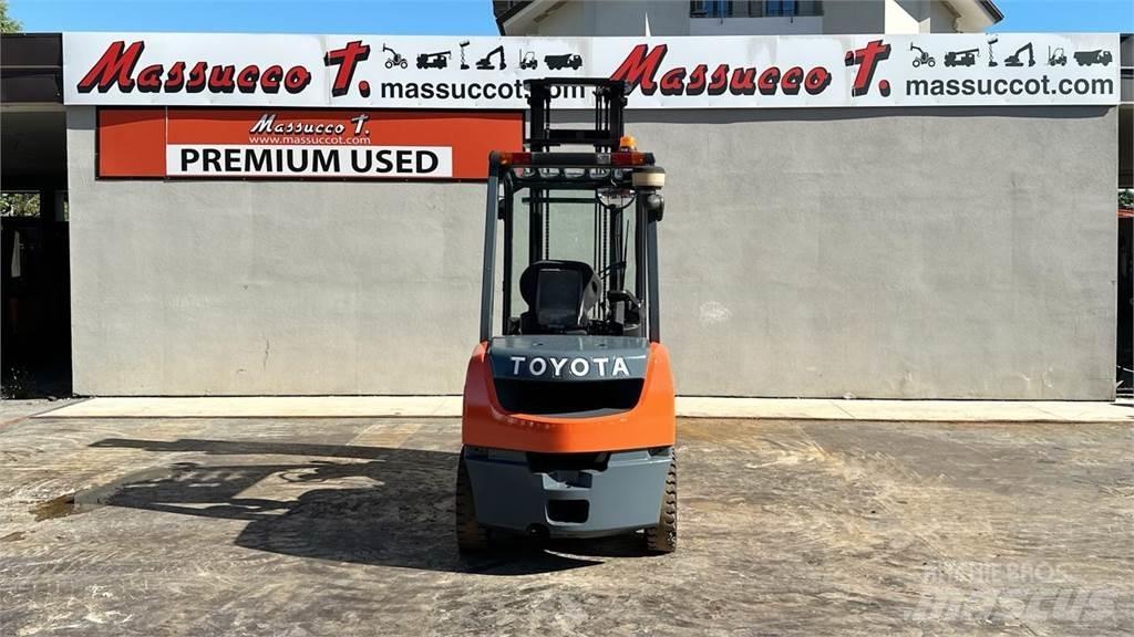 Toyota 02-8FDF30 Dieselmotviktstruckar