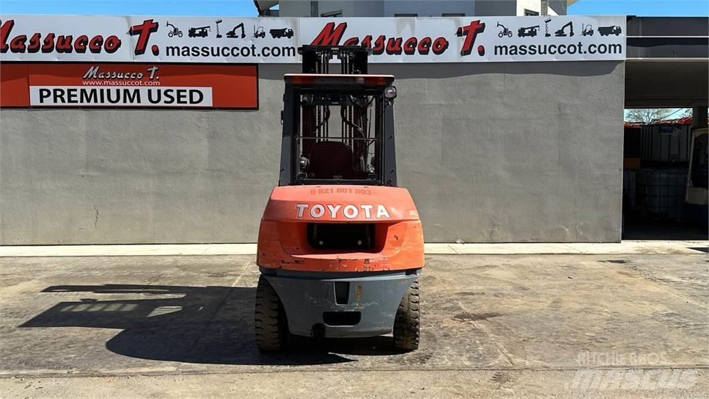Toyota 42-7FDA50 Dieselmotviktstruckar