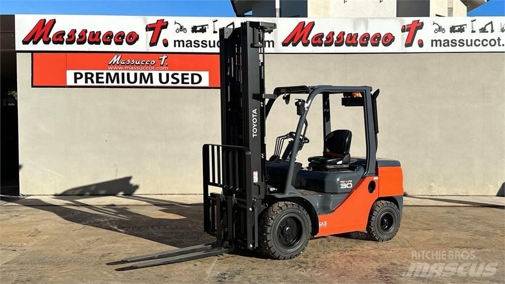 Toyota 52-8FDF30 Dieselmotviktstruckar