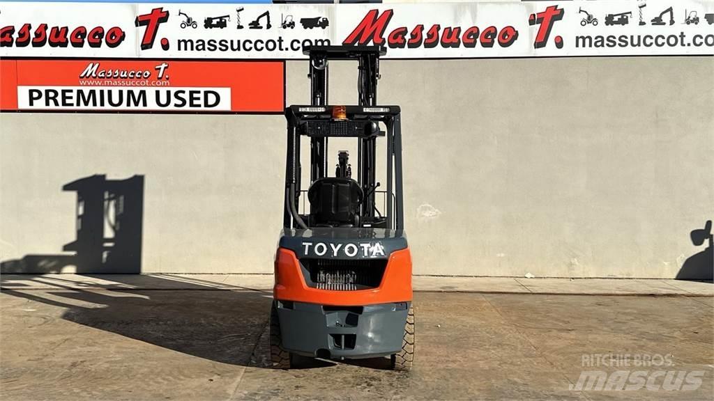 Toyota 52-8FDF30 Dieselmotviktstruckar