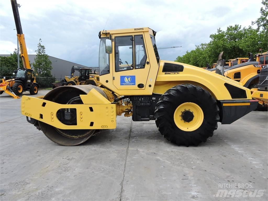 Bomag BW211D-4 GERMAN Andra vältar