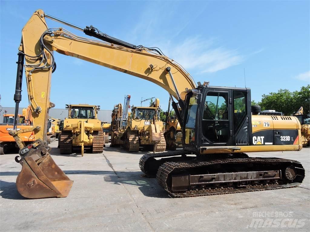 CAT 323D Bandgrävare