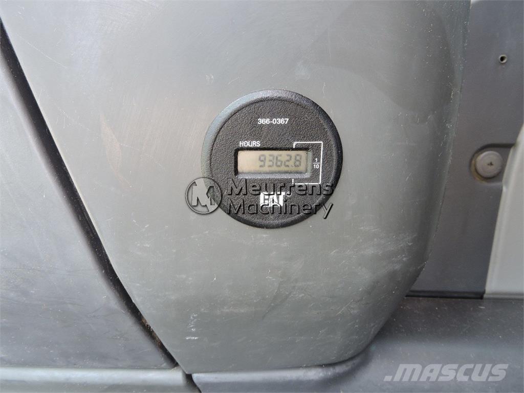 CAT 328 D Bandgrävare