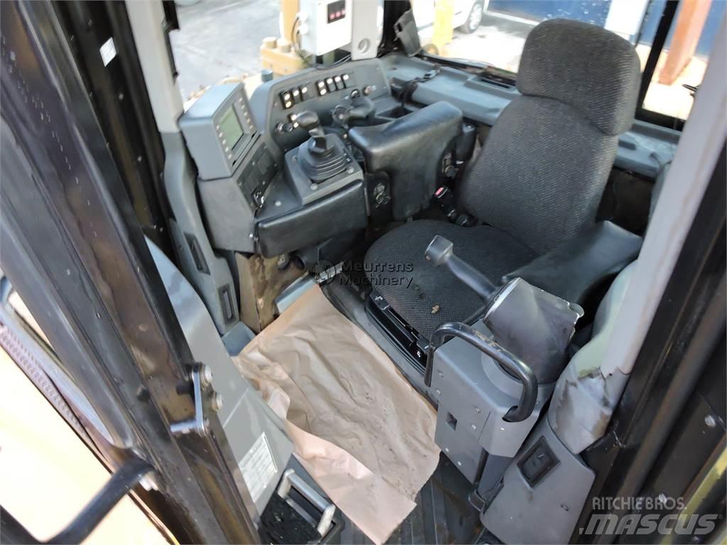 CAT D8T Schaktmaskiner