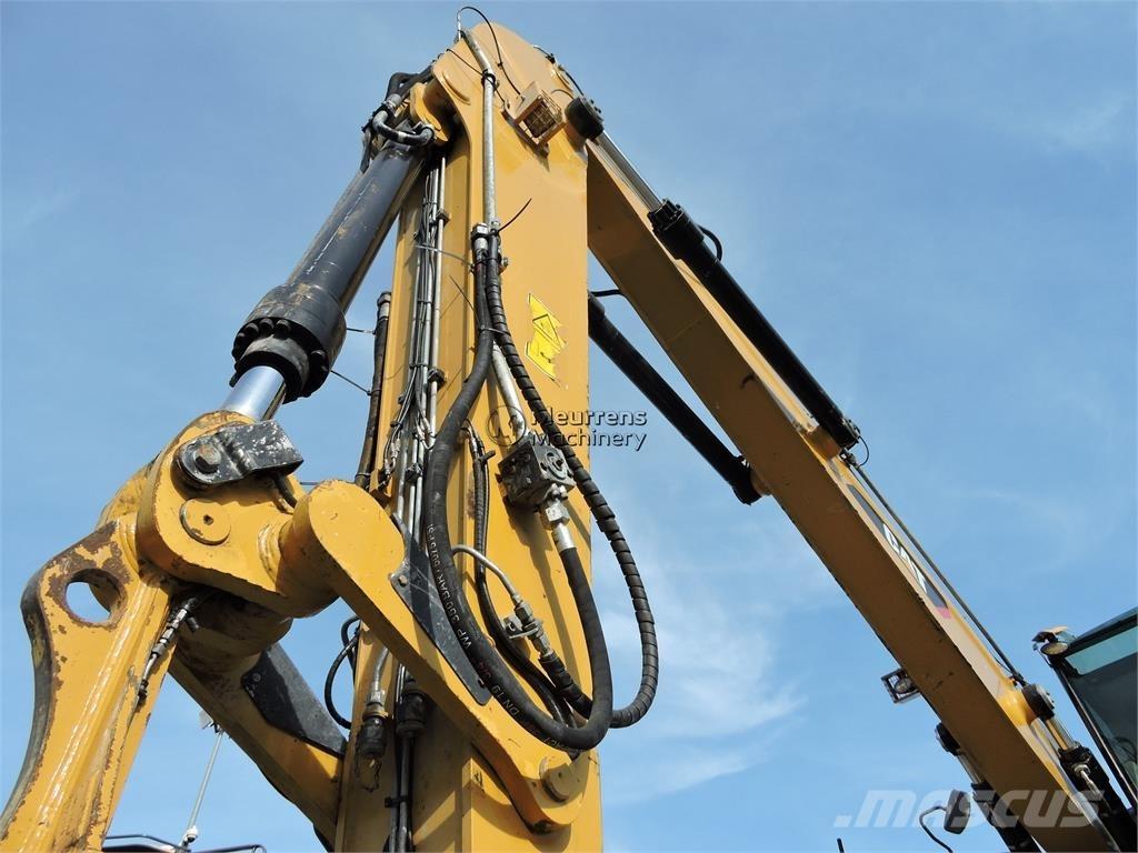 CAT MH3024 Avfalls / industri hantering