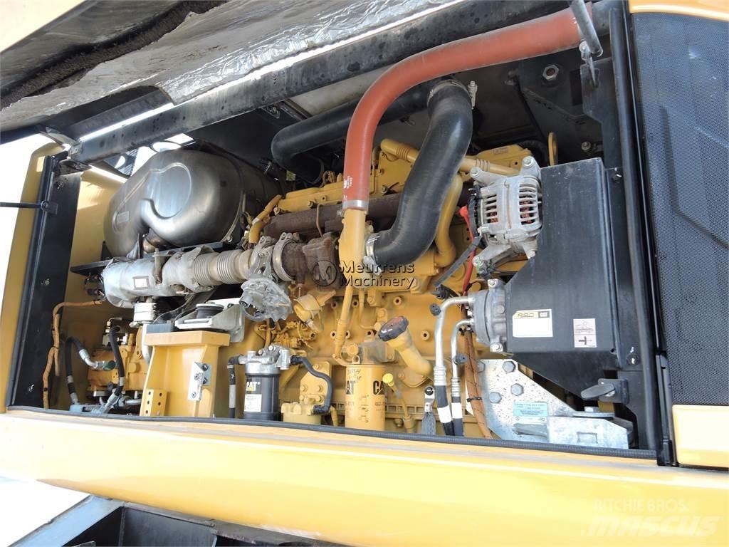 CAT MH3024 Avfalls / industri hantering