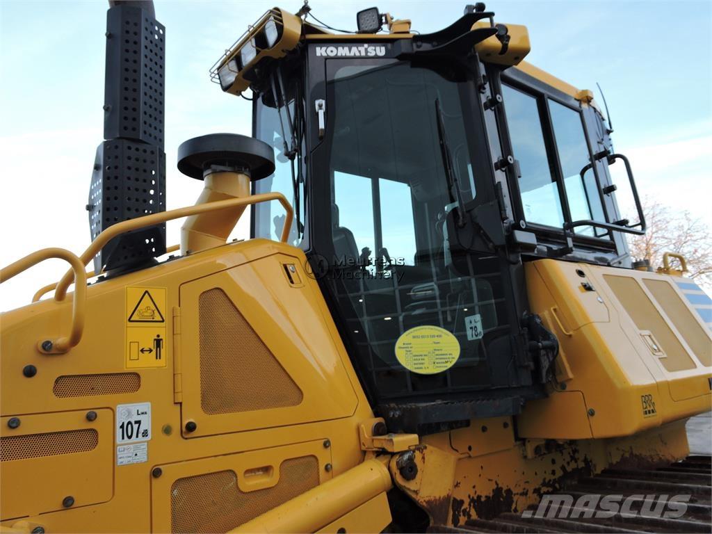 Komatsu D61PX-24 Schaktmaskiner