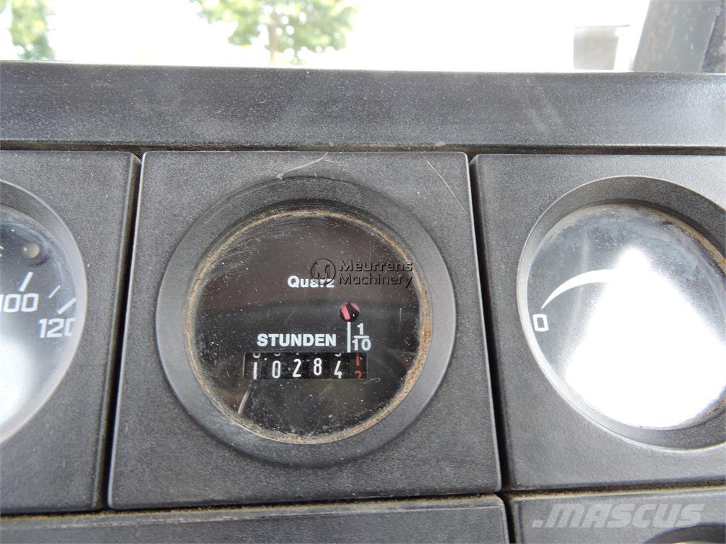 O&K F106A Väghyvlar