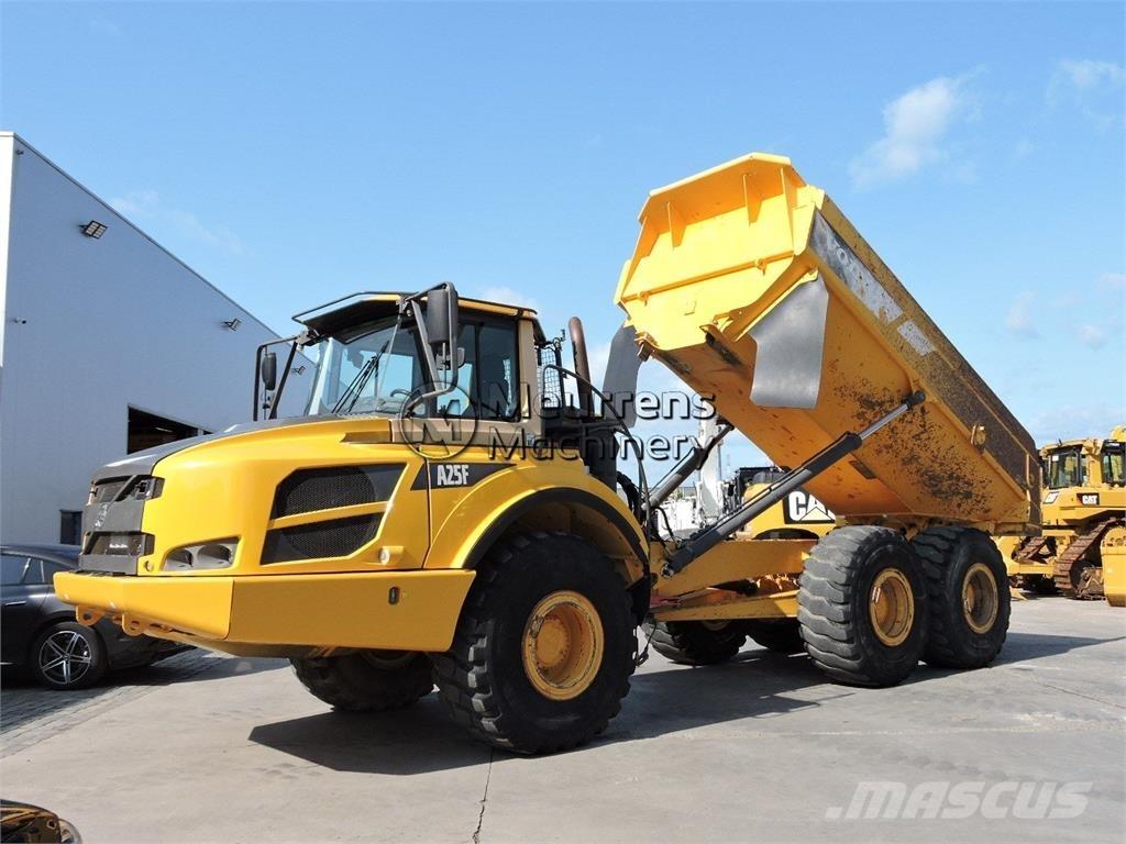 Volvo A25F Midjestyrd dumper