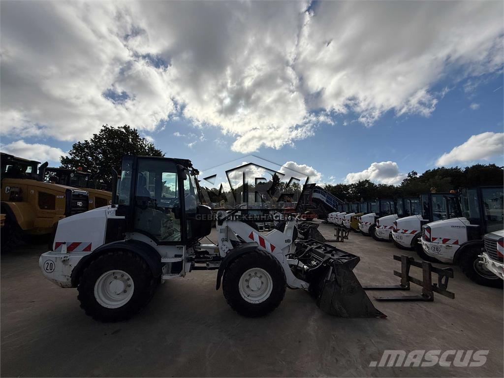 CAT 908M Hjullastare