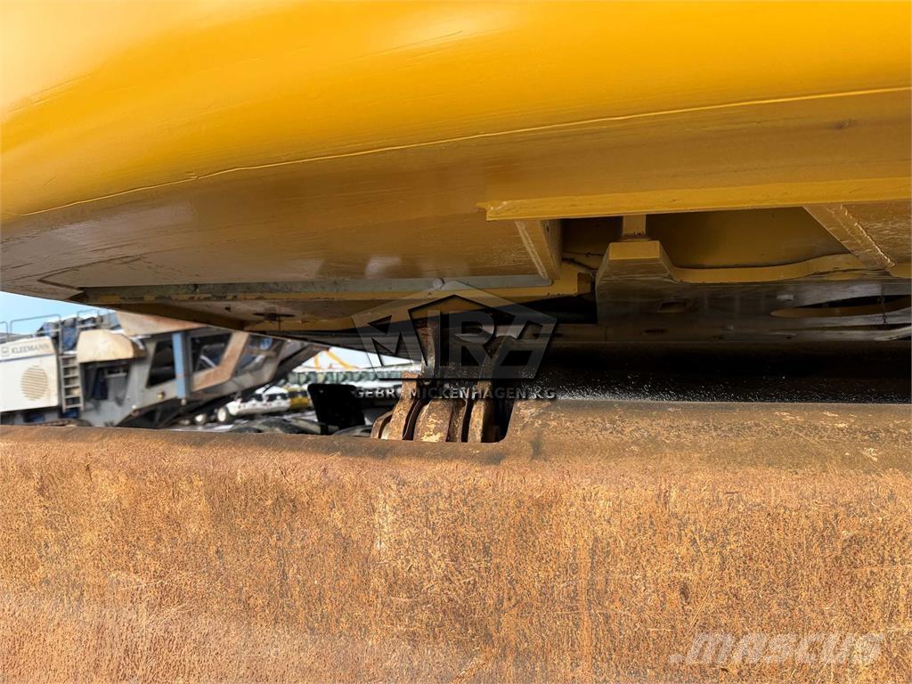 CAT M 318 D Hjulgrävare