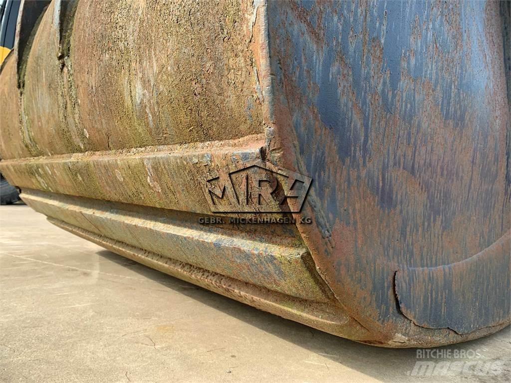 Komatsu 1800 mm Grävutrustning
