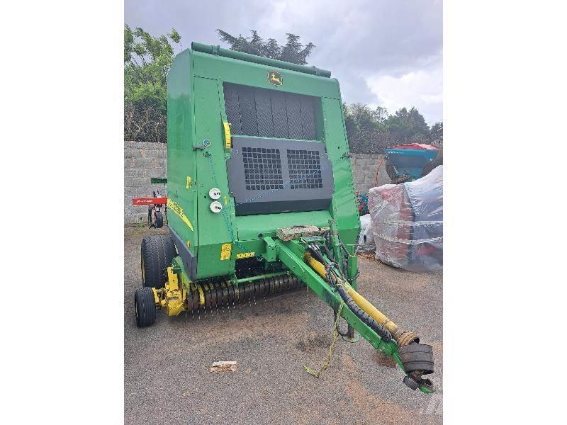 John Deere 592 Rundbalspressar