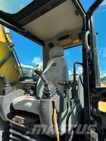 CAT 323D Bandgrävare