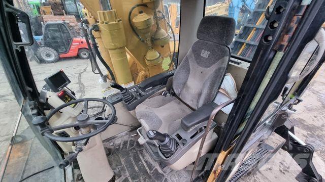 CAT M 318 C / 35 Hjulgrävare