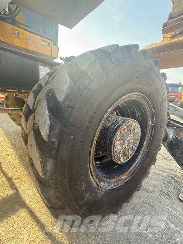 CAT M320 F Hjulgrävare