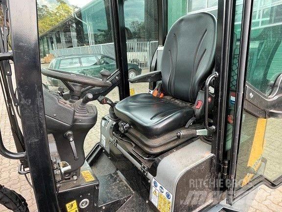 GiANT G2200 HD Frontlastare och grävare
