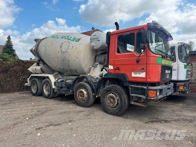 MAN 32.372 8x4 10m³ Cementbil