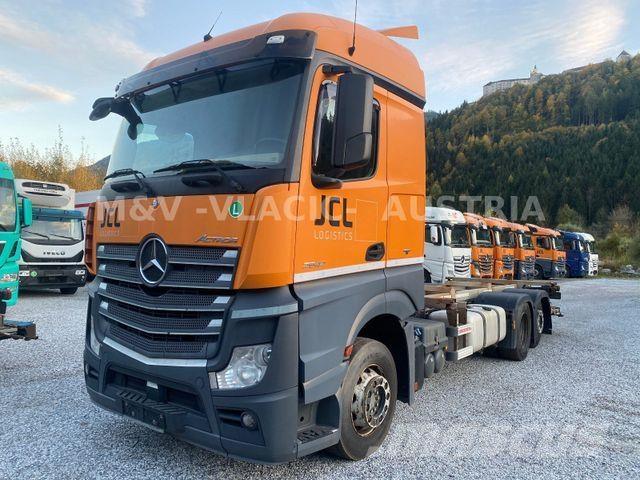 Mercedes-Benz 2542 Chassier