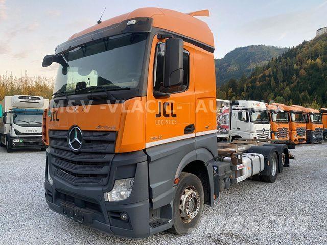 Mercedes-Benz 2542 Chassier