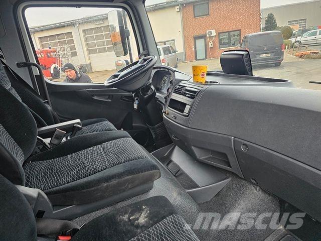 Mercedes-Benz 818 Lätta lastbilar