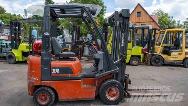 Nissan 18 Gasolmotviktstruckar