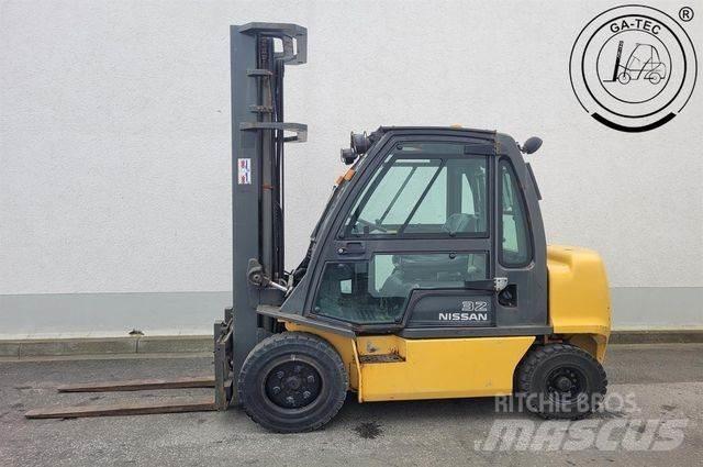 Nissan YG1D2A320 Dieselmotviktstruckar