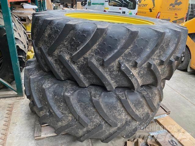 John Deere 7R Däck, hjul och fälgar