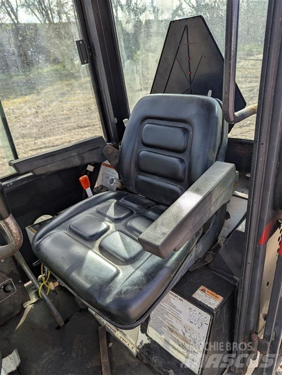 Bobcat X220 Minigrävare < 7t