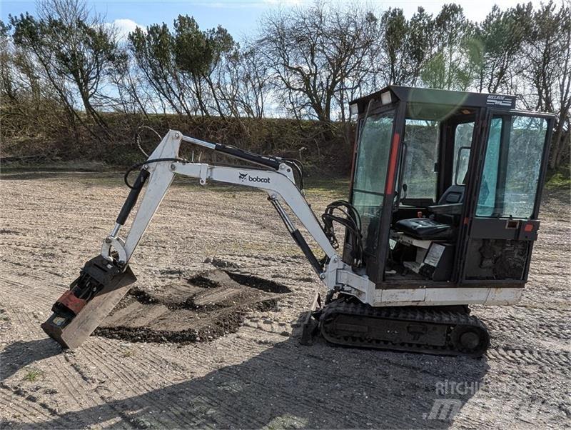 Bobcat X220 Minigrävare < 7t