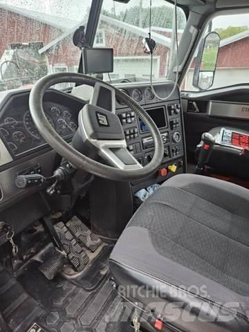 CAT Truck Lätta skåpbilar