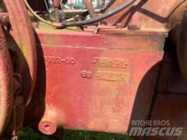 Farmall M Tractor Entreprenad - Övrigt
