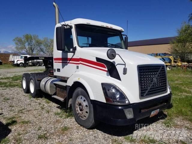 Volvo Semi Tractor Lätta skåpbilar