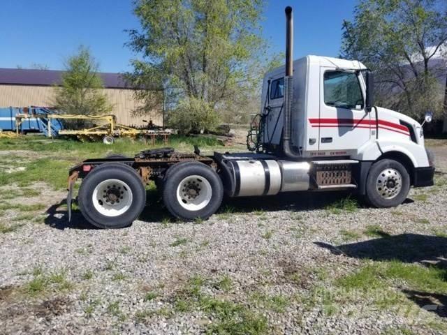 Volvo Semi Tractor Lätta skåpbilar