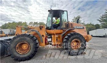 CASE 821F Hjullastare