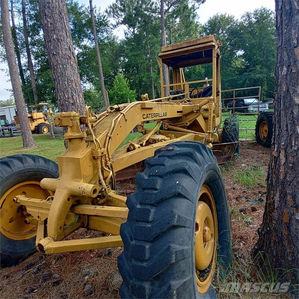 CAT 120 Väghyvlar
