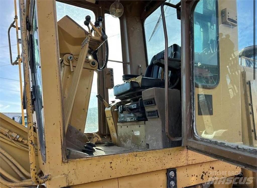 CAT 140G Väghyvlar