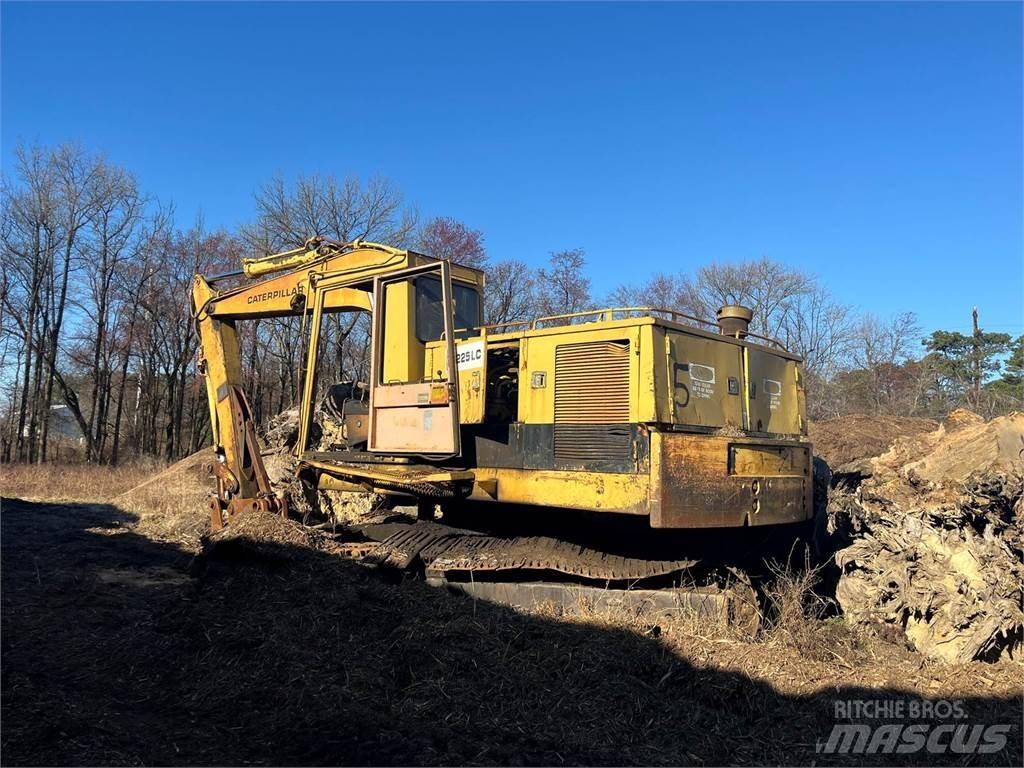 CAT 225 LC Bandgrävare