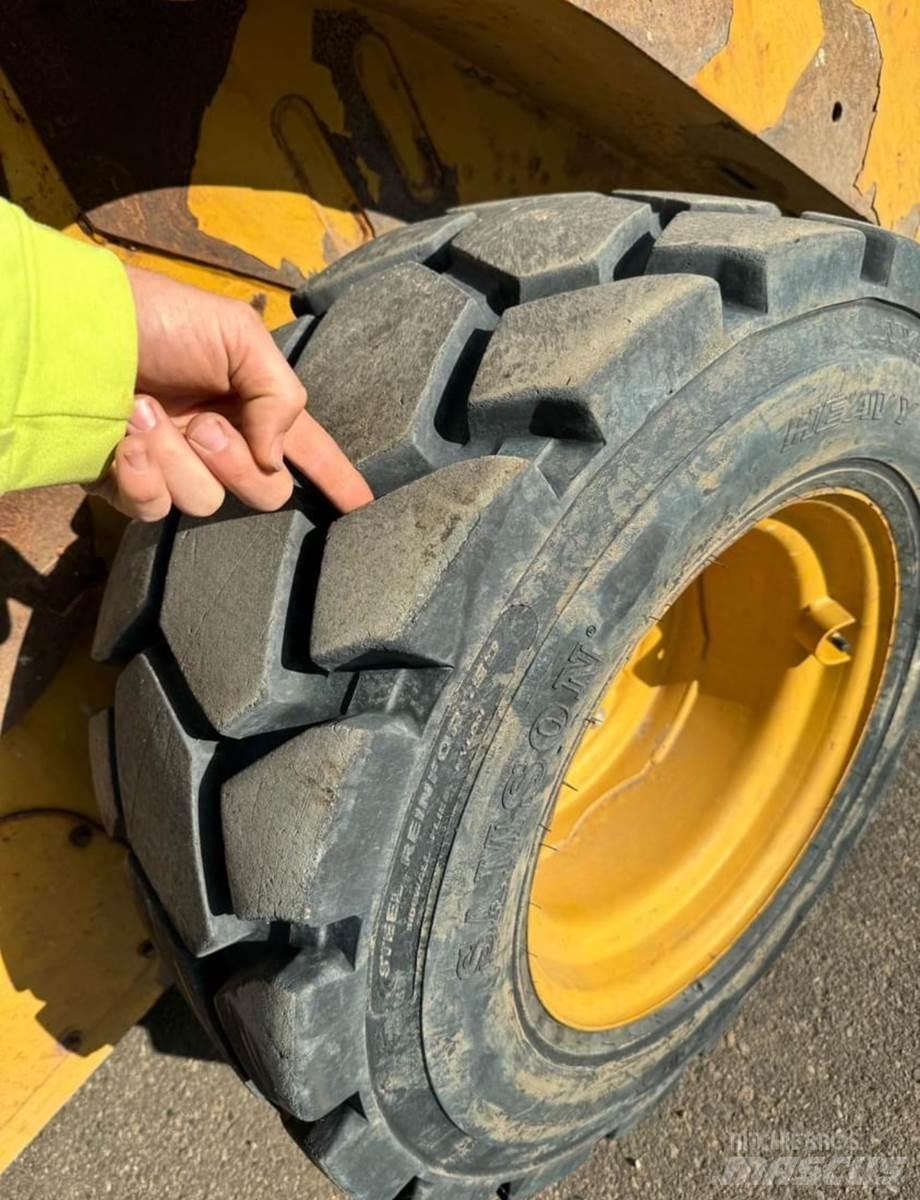 CAT 246C Kompaktlastare